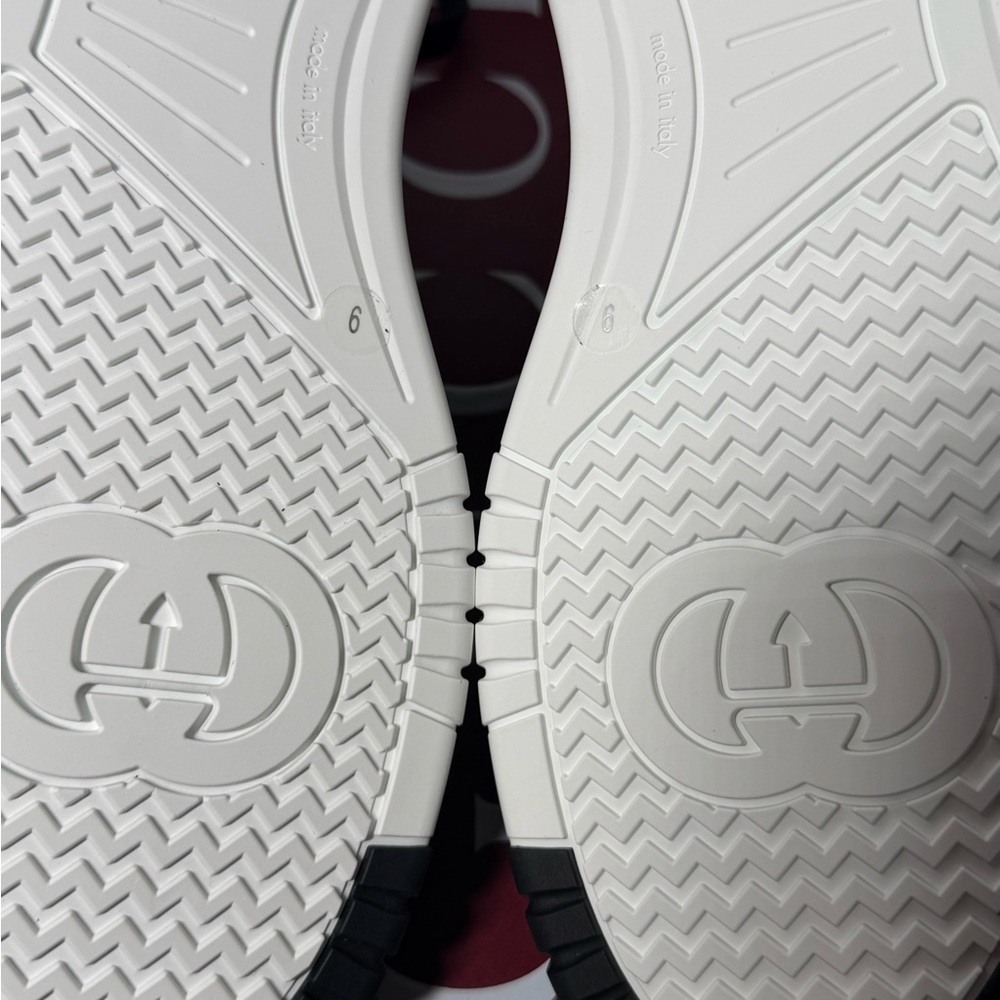 Gucci Black and White Sneakers - Picture 10 of 11